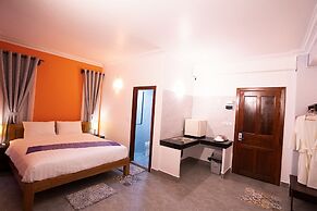 Daun Penh Palace Boutique