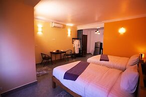 Daun Penh Palace Boutique