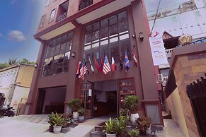 Daun Penh Palace Boutique