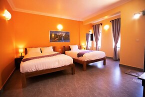 Daun Penh Palace Boutique