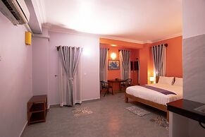 Daun Penh Palace Boutique