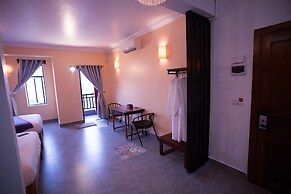 Daun Penh Palace Boutique