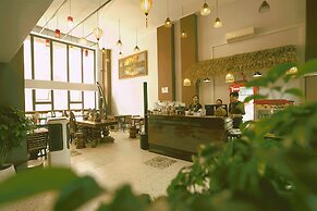 Daun Penh Palace Boutique