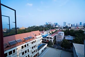 Daun Penh Palace Boutique