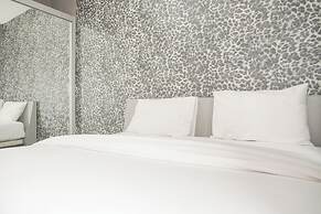 Pleasurable And Tidy 2Br Green Pramuka City Apartment