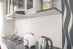 Pleasurable And Tidy 2Br Green Pramuka City Apartment