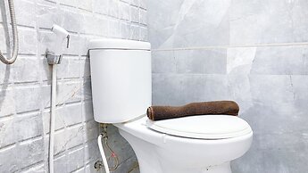 Pleasurable And Tidy 2Br Green Pramuka City Apartment