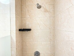 Homey And Serene 1Br At The Mansion Kemayoran Apartment