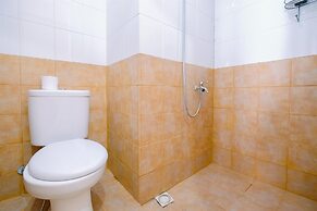 Best Homey And Cozy Studio (No Kitchen) At Green Pramuka City Apartmen