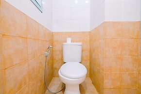 Best Homey And Cozy Studio (No Kitchen) At Green Pramuka City Apartmen