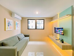 Modern Look 2Br Apartment At Anwa Residence