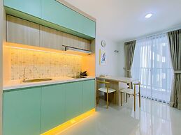 Modern Look 2Br Apartment At Anwa Residence