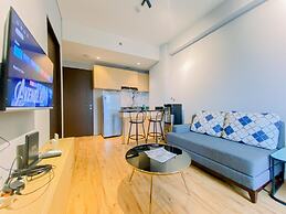 Modern Look 2Br At Transpark Cibubur Apartment