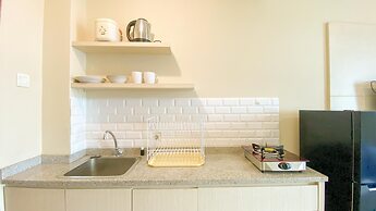 Homey And Best Place Studio Tifolia Apartment