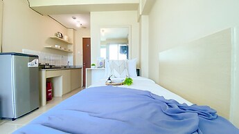 Good Place And Tidy Studio Tifolia Apartment