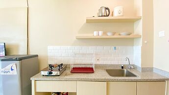 Good Place And Tidy Studio Tifolia Apartment