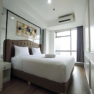 Modern And Comfortable Living At 2Br Grand Sungkono Lagoon Apartment