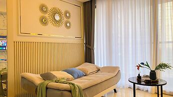 Modern And Cozy Living 1Br At Gold Coast Apartment