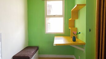 Good And Homey Studio At Belmont Residence Puri Apartment