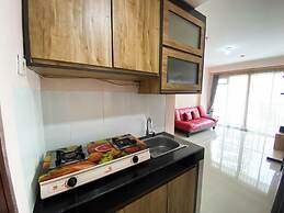 Minimalist 2Br With Pool View At Gateway Pasteur Apartent