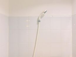 Warm And Simply Studio Gunung Putri Square Apartment