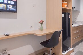 Best Place And Elegant Studio Collins Boulevard Apartment