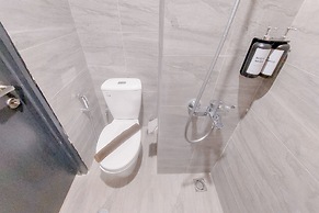 Best Place And Elegant Studio Collins Boulevard Apartment