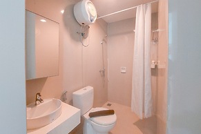 Good Place And Homey 1Br At Tree Park City Bsd Apartment