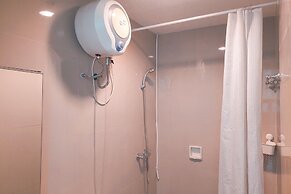 Good Place And Homey 1Br At Tree Park City Bsd Apartment