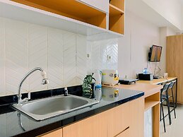 Restful And Minimalist Studio Springlake Summarecon Bekasi Apartment