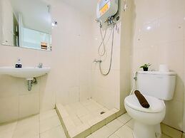 Restful And Minimalist Studio Springlake Summarecon Bekasi Apartment