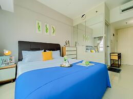 Restful And Minimalist Studio Springlake Summarecon Bekasi Apartment