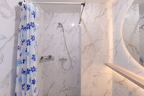 Homey And Comfort Stay Studio Apartment At Anwa Residence