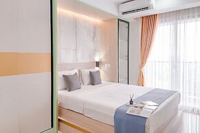 Homey And Comfort Stay Studio Apartment At Anwa Residence