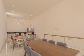 Stylish Condo with Premium Amenities