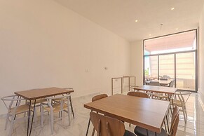 Stylish Condo with Premium Amenities