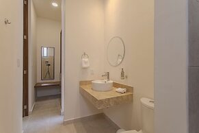 Stylish Condo with Premium Amenities