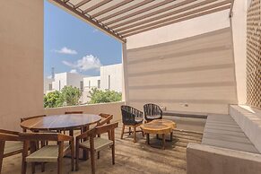 Stylish Condo with Premium Amenities