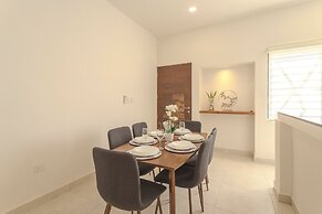 Stylish Condo with Premium Amenities