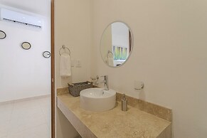 Stylish Condo with Premium Amenities