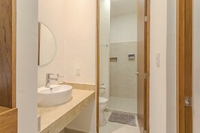 Stylish Condo with Premium Amenities