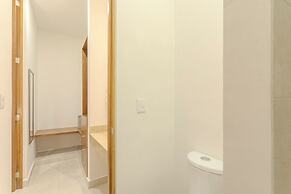 Stylish Condo with Premium Amenities