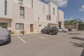 Stylish Condo with Premium Amenities