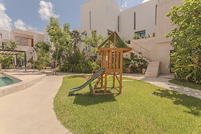 Stylish Condo with Premium Amenities