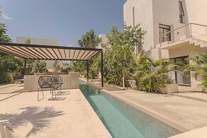Stylish Condo with Premium Amenities