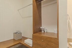 Stylish Condo with Premium Amenities