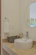 Stylish Condo with Premium Amenities