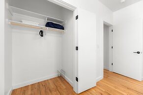 2-Bedroom East Austin Condo-Free Parking