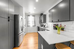 2-Bedroom East Austin Condo-Free Parking