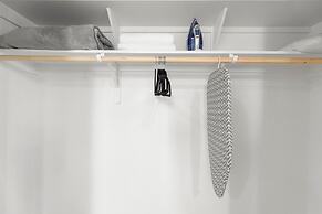 2-Bedroom East Austin Condo-Free Parking